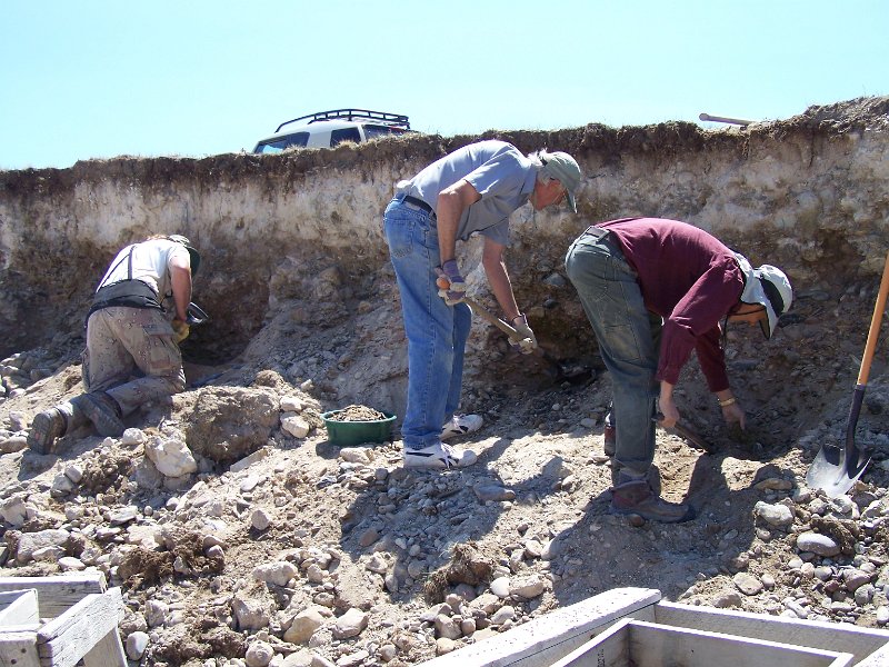 No 124 Helena Montana. Rob, Larry and joel hard at it. The sapphires are found in these ancient river gravels.JPG